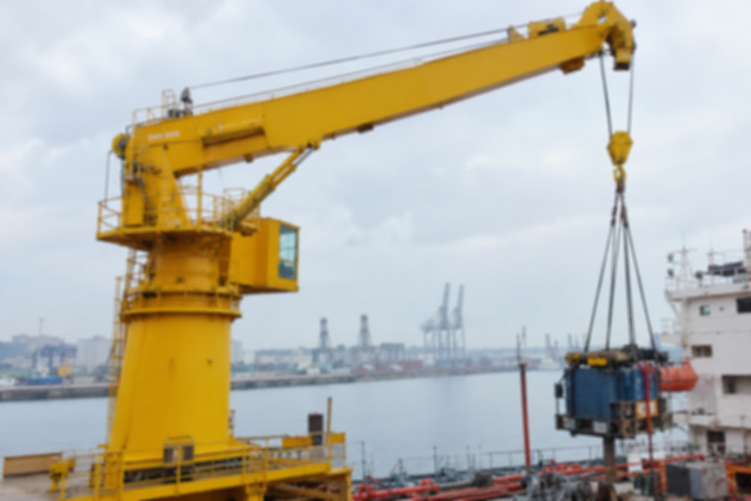 Marine Crane for Ship Repair and Equipment Handling Marine Crane for Ship Repair and Equipment Handling